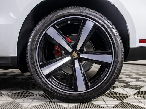 Used 2023 Porsche Macan S image 33