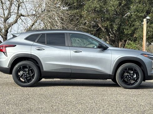 New 2026 Chevrolet Trax LT w/ Midnight Edition image 3