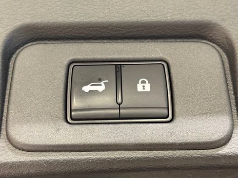 Used 2024 Nissan Rogue Platinum w/ Platinum Premium Package AWD/4WD image 39