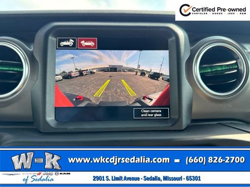 Used 2023 Jeep Wrangler Unlimited Rubicon w/ LED Lighting Group AWD/4WD image 41