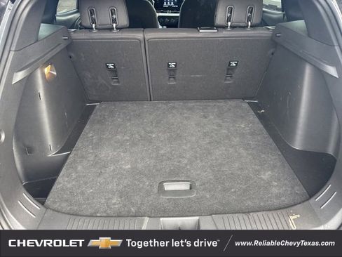 Used 2025 Chevrolet Trax RS w/ Sunroof Package image 10