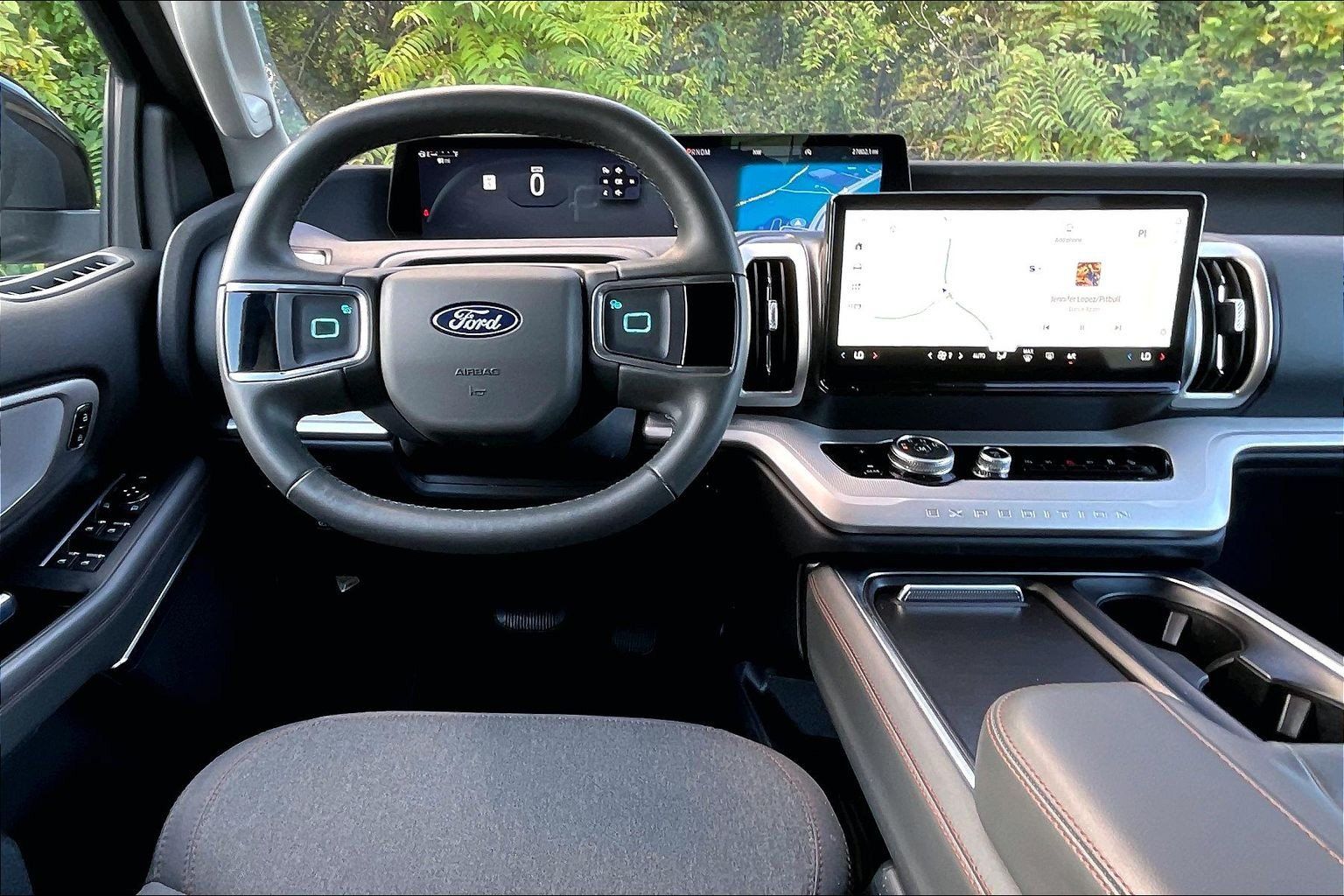 Used 2025 Ford Expedition Active AWD/4WD image 5