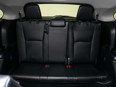 Used 2020 Toyota Highlander XLE AWD/4WD image 28