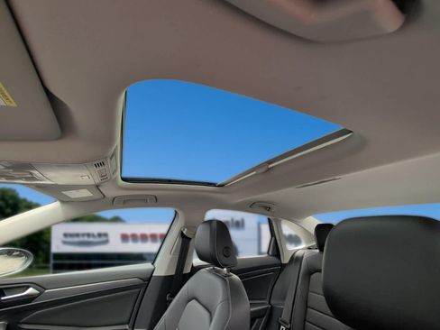 Used 2022 Volkswagen Jetta SE w/ Panoramic Sunroof Package FWD image 27