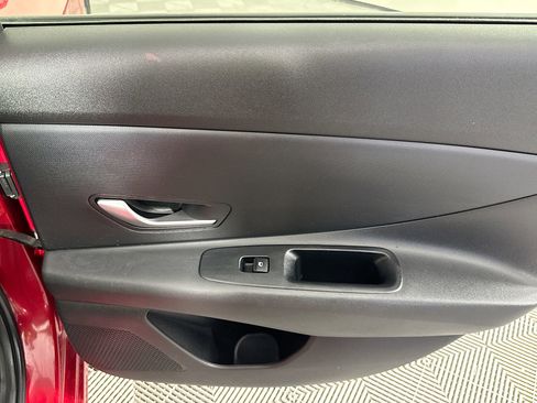 Used 2021 Hyundai Elantra SEL FWD image 27