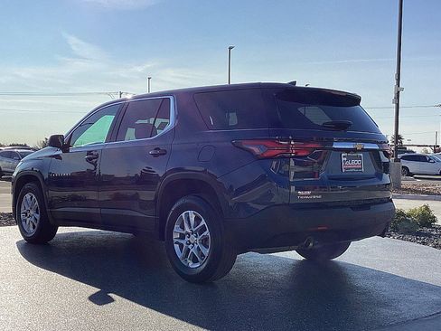 Used 2023 Chevrolet Traverse LS image 7