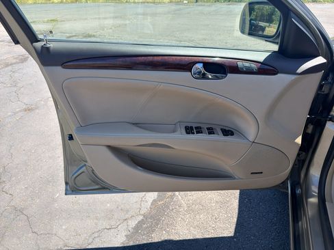 Used 2011 Buick Lucerne CXL FWD image 17