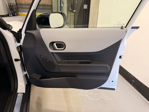 Used 2026 MINI Cooper 4-Door Hardtop image 27