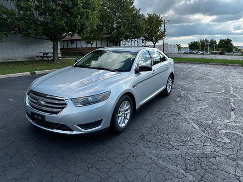 Used 2013 Ford Taurus SE FWD image 7