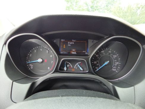 Used 2018 Ford Focus SE FWD image 24