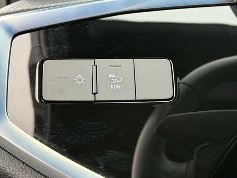 Used 2024 Audi Q3 2.0T Premium w/ Convenience Package AWD/4WD image 16