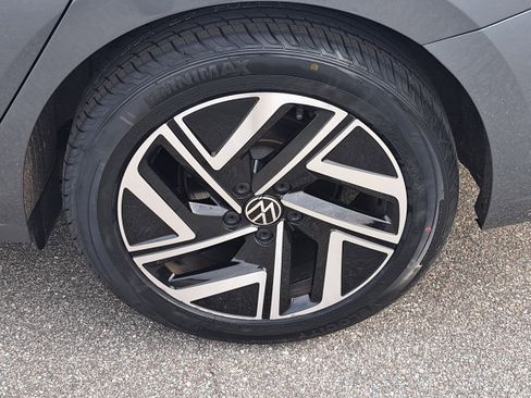 Certified 2024 Volkswagen Jetta SEL FWD image 31