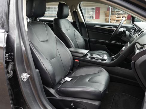 Used 2020 Ford Fusion Titanium image 23