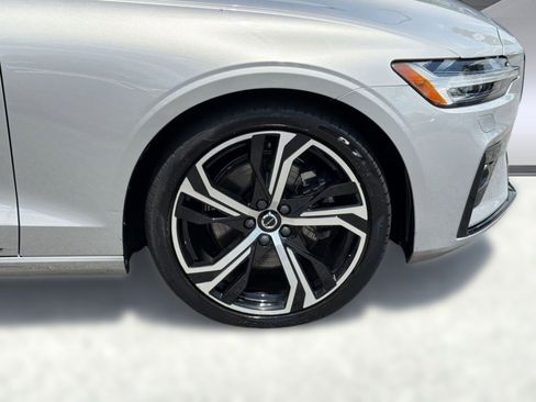 Certified 2024 Volvo S60 B5 Core w/ Climate Package AWD/4WD image 12