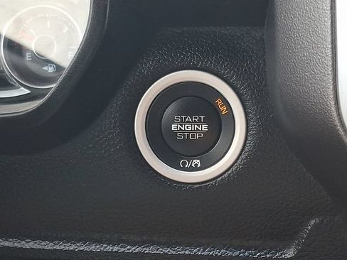 Used 2020 RAM 1500 Big Horn AWD/4WD image 23