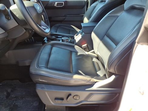 Used 2025 Ford Bronco Outer Banks image 14