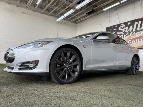 Used 2012 Tesla Model S Signature Performance image 4