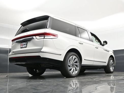 Used 2024 Lincoln Navigator Premiere AWD/4WD image 56