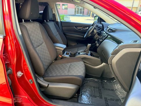 Used 2018 Nissan Rogue Sport SV image 16