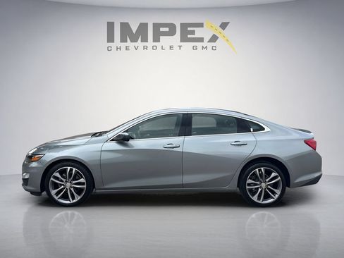 Used 2025 Chevrolet Malibu LT FWD image 2