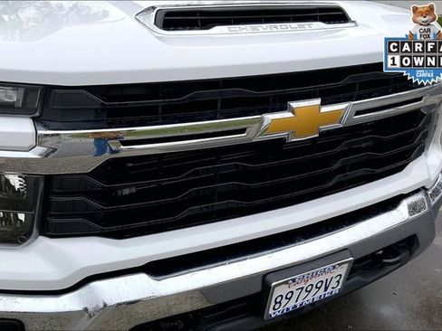 Used 2024 Chevrolet Silverado 2500 LT image 30