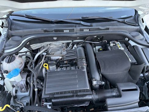 Used 2017 Volkswagen Jetta Wolfsburg Edition image 12