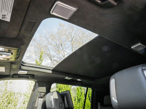 Used 2026 Cadillac Escalade ESV Platinum Sport w/ LPO, ONYX Package image 28