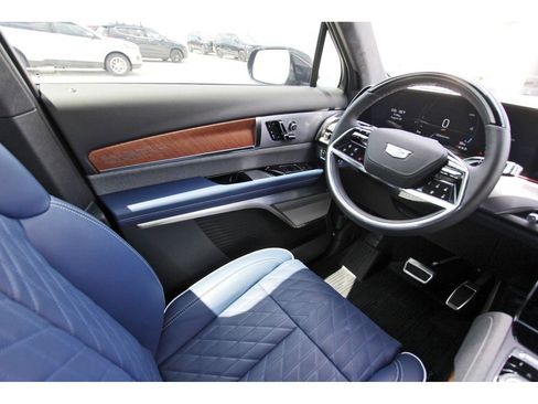 New 2026 Cadillac Vistiq Premium Luxury image 8