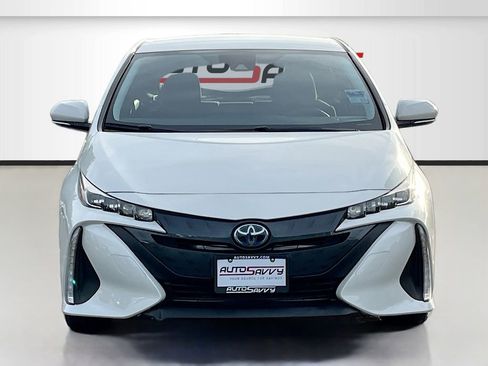 Used 2019 Toyota Prius Prime Plus image 2
