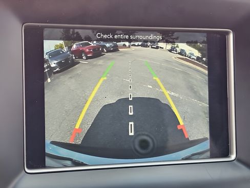 Used 2020 Jeep Grand Cherokee Laredo AWD/4WD image 18