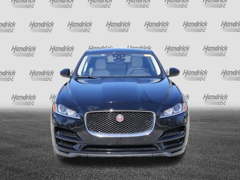 Used 2020 Jaguar F-PACE Prestige image 3