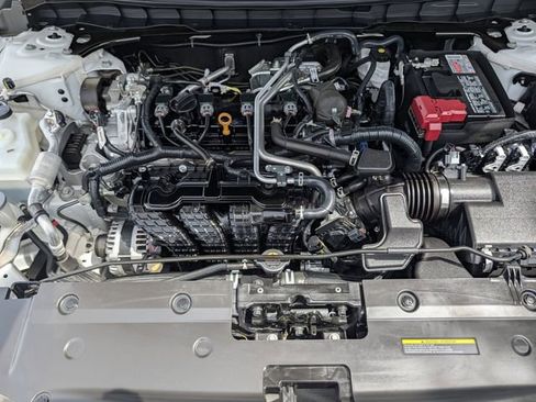 Used 2025 Nissan Altima 2.5 SV image 32