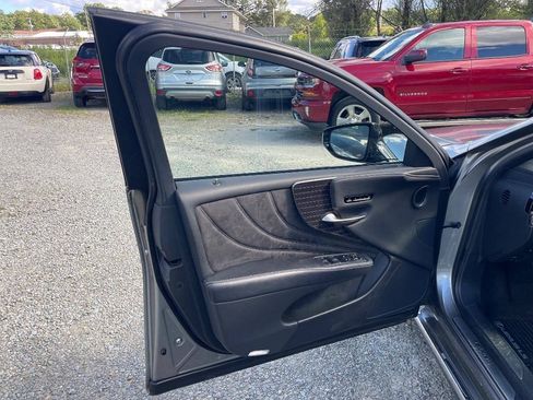 Used 2018 Lexus LS 500h AWD image 11