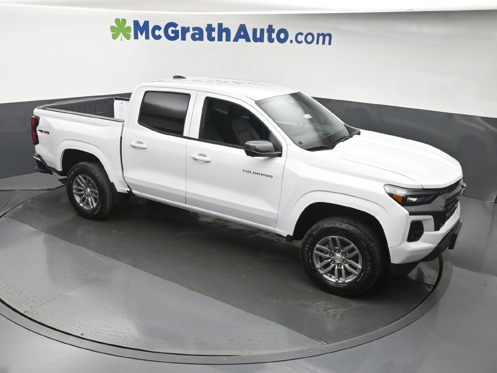 New 2026 Chevrolet Colorado LT w/ LT Convenience Package AWD/4WD image 3