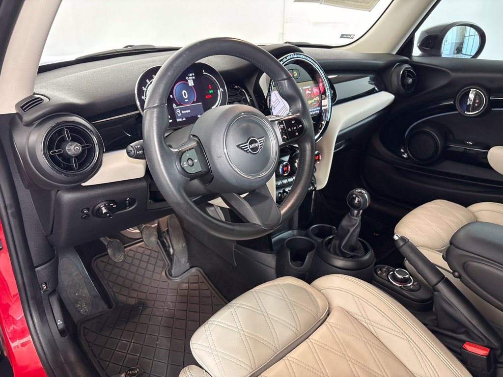 Certified 2024 MINI Cooper 2-Door Hardtop w/ Signature Upholstery Package FWD image 21
