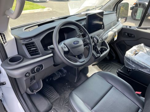 New 2026 Ford Transit 250 148 Medium Roof RWD image 3
