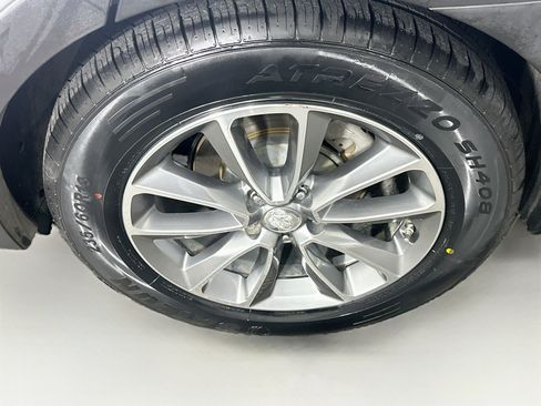 Used 2017 Hyundai Santa Fe SE w/ SE Premium Package 02 FWD image 11