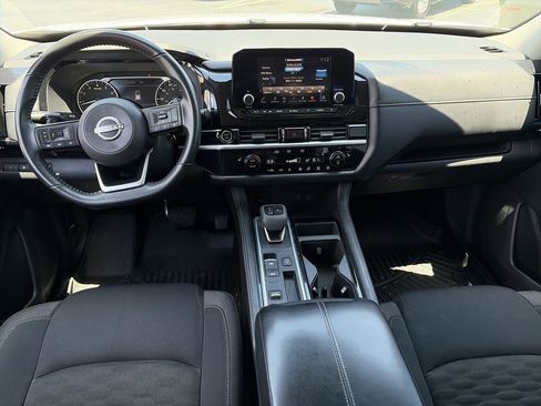 Used 2022 Nissan Pathfinder SV w/ SV Premium Package FWD image 12