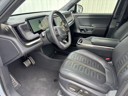 Used 2023 Rivian R1S Adventure image 16