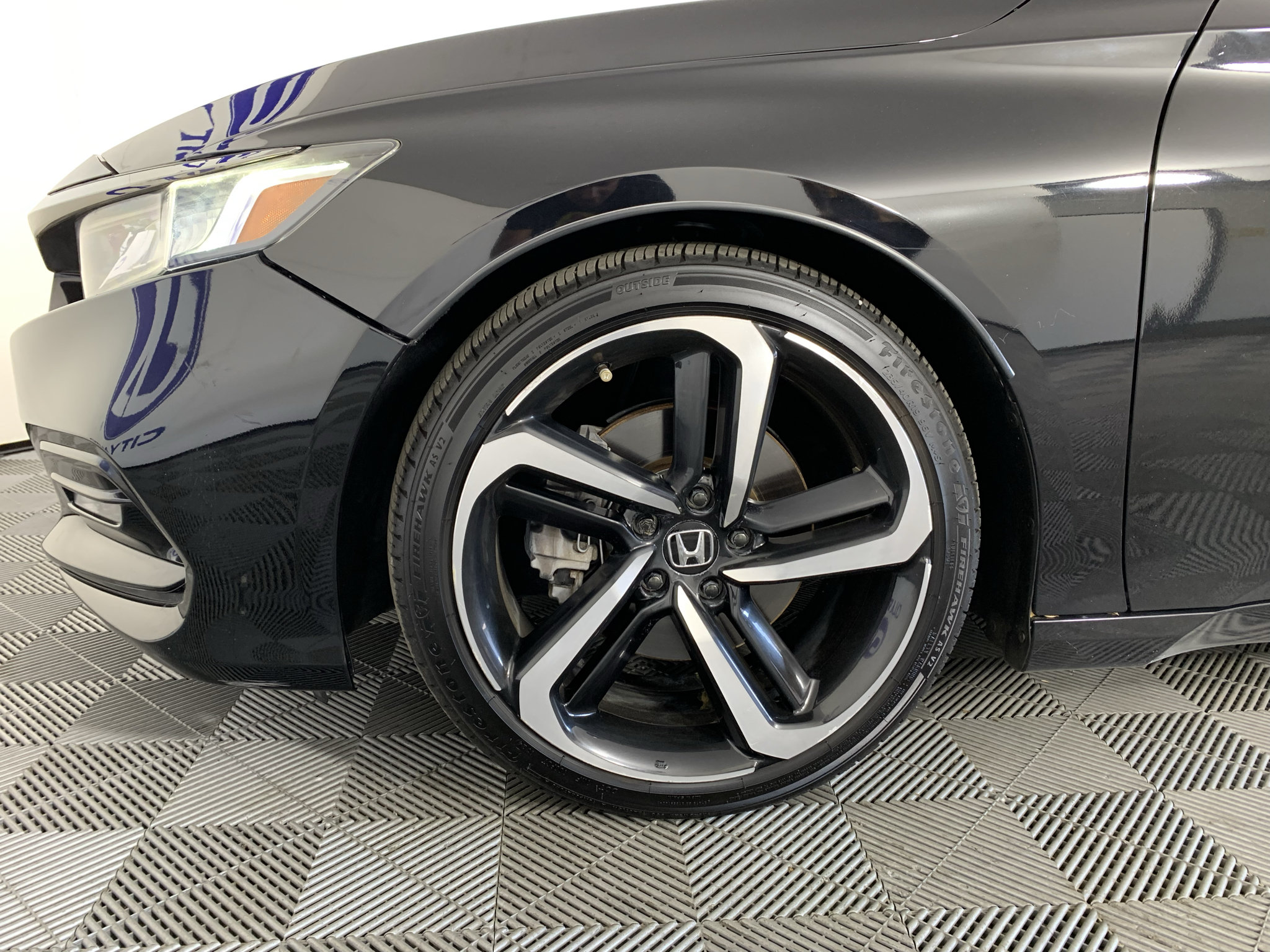 Used 2018 Honda Accord Sport image 11
