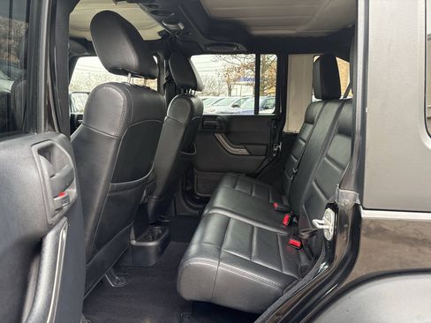 Used 2012 Jeep Wrangler Unlimited Sport AWD/4WD image 17