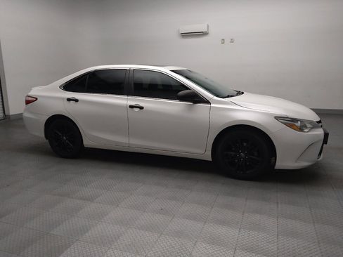 Used 2017 Toyota Camry FWD image 11