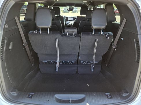 New 2026 Chrysler Pacifica Select FWD image 24