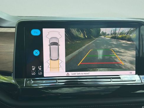 New 2026 Volkswagen Atlas SE image 24