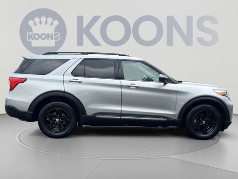 Used 2020 Ford Explorer XLT w/ Equipment Group 202A AWD/4WD image 10