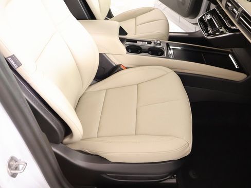 New 2026 Lincoln Corsair Premiere image 14