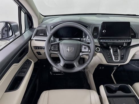 Certified 2026 Honda Odyssey EX-L image 19