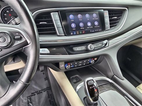 Used 2020 Buick Enclave Premium w/ Sun and Sites Package image 27