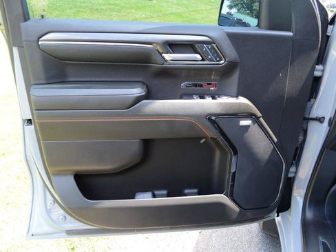 Used 2024 GMC Sierra 1500 AT4 w/ Technology Package AWD/4WD image 22