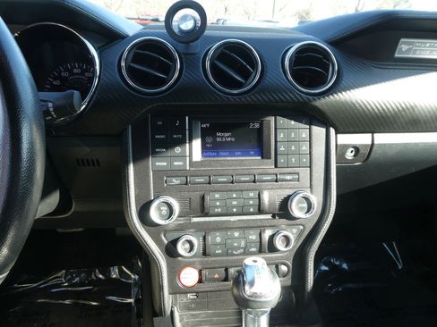 Used 2015 Ford Mustang Coupe image 19